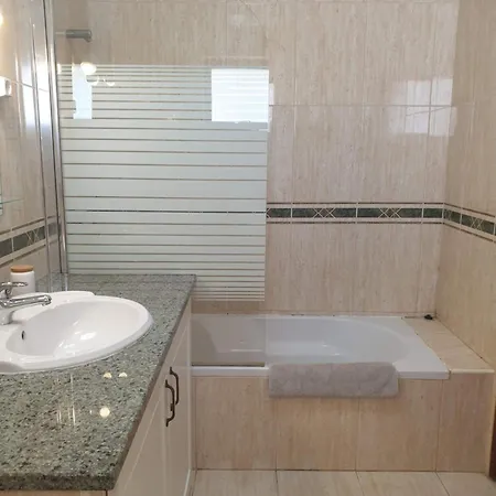 On The Strip * Албуфейра