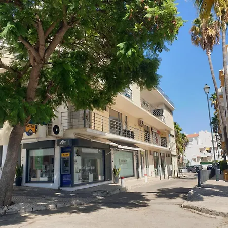 On The Strip Апартаменты